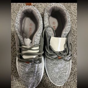 Marley Lilly sneakers size 8